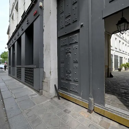 Small Studio Next To Invalides Apartment